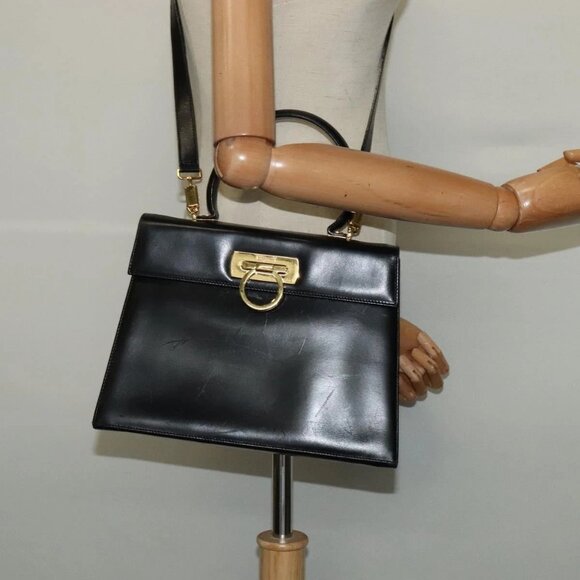 Salvatore Ferragamo Gancini Hand Bag Leather 2way Black Gold Auth 137422 - Picture 14 of 16